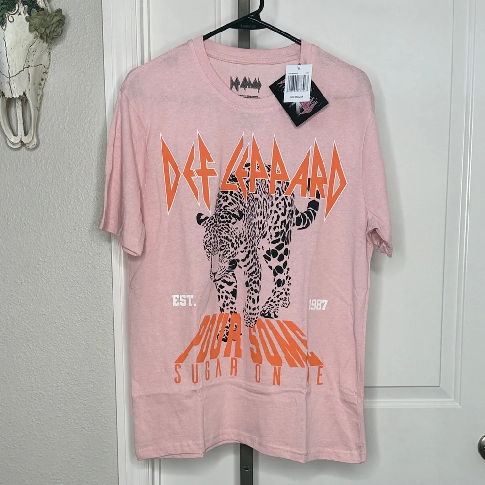 Def Leppard Graphic Band Tee NWT - Picture 1 of 4